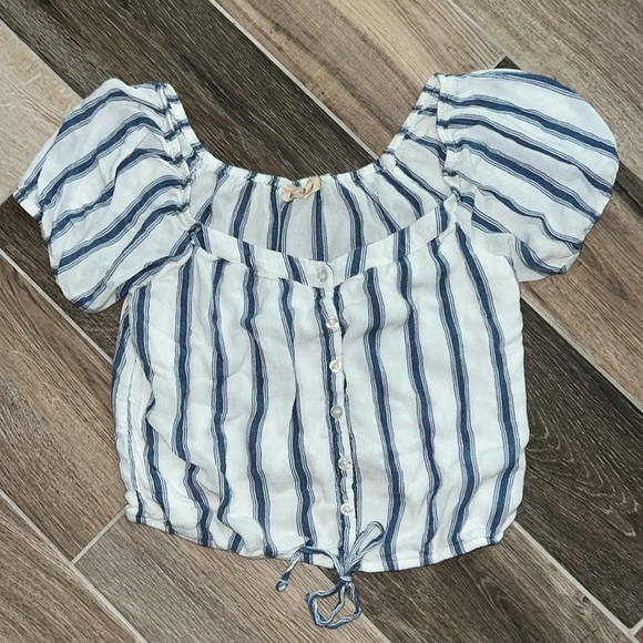 Tops - Super cute button stripe Hollister crop size medium